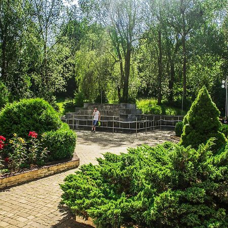 ホテル Sanatorium Elite Dnipro トラスコヴェッツ エクステリア 写真
