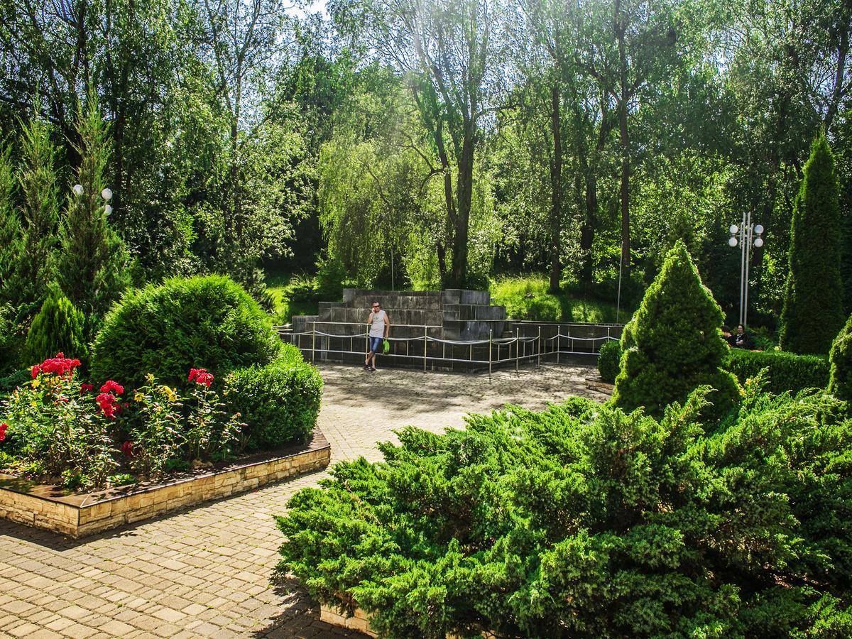 ホテル Sanatorium Elite Dnipro トラスコヴェッツ エクステリア 写真