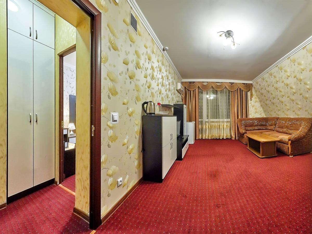 ホテル Sanatorium Elite Dnipro トラスコヴェッツ エクステリア 写真